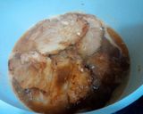 Hình bước làm 2 của món Thịt rim sate mặn ngọt