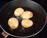 Foto langkah ke 1 dari resep Telur goreng & keju panggang #sarapan debm.
