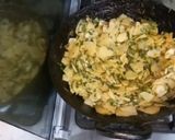 A picture of step 2 of Karahi Aloo.
