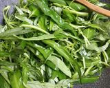 Foto langkah ke 3 dari resep Cah Kangkung Saus Tiram.