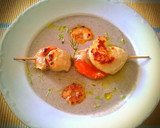 Foto del paso 6 de la receta: Crema de champiñones con brocheta de marisco