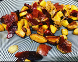 Foto del paso 2 de la receta: Tortilla de setas, calabacín, jamón y cebolla confitada con un toque oriental 🥢🥢