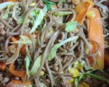 Hình bước làm 2 của món Mì soba xào rau củ