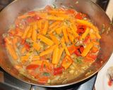 Foto del paso 3 de la receta: Pollo arvejado