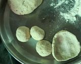 A picture of step 3 of Aloo KI POORI (KACHORI).