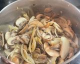 A picture of step 4 of Mushroom pottage.