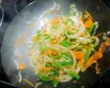 Foto del paso 2 de la receta: Wok de verduras con fideos chinos