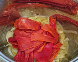 Foto del paso 6 de la receta: Libritos de lomo adobado en salsa de piquillos