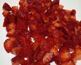 Foto del paso 1 de la receta: Ojitos de frutilla sin azúcar