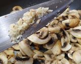 صورة لخطوة 3 من وصفة دجاج بالكريمة والفطر 🍄🍄
