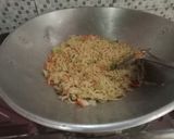Foto langkah ke 4 dari resep Mie goreng sayur.