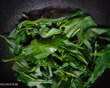 Foto langkah ke 3 dari resep Sayur Kuah Daun Ginseng.