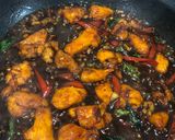 Gambar langkah 6 resipi Kam Heong Chicken.