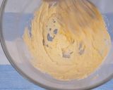 A picture of step 4 of Chocolate ChunkPistachio Muffins.