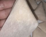 A picture of step 3 of Mini Chicken cheese samosas.