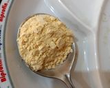 A picture of step 4 of Capsicum with gram flour 🫑🫑🧅🧅.