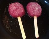 A picture of step 8 of Beetroot Popsicles.