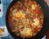 Foto del paso 3 de la receta: Champiñones en salsa con chorizo y huevo