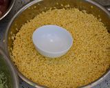 A picture of step 2 of Bánh tét.