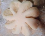 Foto langkah ke 5 dari resep Roti Pizza.