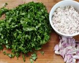 A picture of step 1 of Kerala style Palak thoran.
