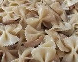 Фото кроку 3 до Фарфалле с курицей и медом.