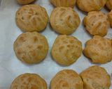 Foto langkah ke 5 dari resep Kue Soes/Sus Ekonomis dan Simple (No Butter, No Mixer).