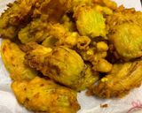 Foto del passaggio 3 della ricetta Fiori di zucca ripieni in pastella di zafferano
