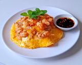 A picture of step 3 of Rice with Shrimp Omelet.
