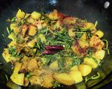 A picture of step 4 of Methi aloo fry.