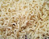 Foto langkah ke 2 dari resep Mie goreng otak otak bakso.