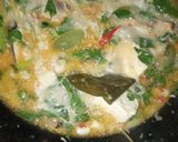Foto langkah ke 2 dari resep Mangut Pindang Tongkol Kemangi.