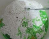 Foto langkah ke 2 dari resep Donat Ubi Kuning Pandan.
