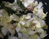Foto langkah ke 3 dari resep Sayur Sawi Putih Tahu Santan.