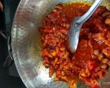 A picture of step 2 of Puffed rice upma.