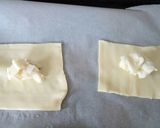 A picture of step 1 of Gorgonzola and blueberry triangle puffs.