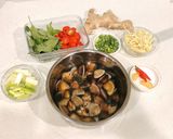 清炒番茄蛤蜊佐九層塔的食譜步驟2照片
