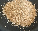 A picture of step 1 of Winter chikki.