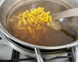 Foto del paso 2 de la receta: Fideos con cúrcuma