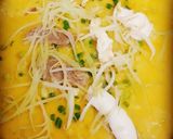 A picture of step 2 of Vietnamese pancake (bánh xèo).