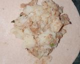 A picture of step 2 of Aloo paratha.