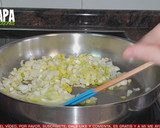 Foto del paso 6 de la receta: Guiso de rape y langostinos