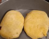 A picture of step 4 of Sausage patties in pastry.