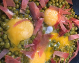 Foto del paso 2 de la receta: Colchón de arvejas con huevo