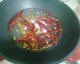 รูปขั้นตอนการทำที่ 1 ของ น้ำยาป่าปลากระป๋องใส่ตีนไก่