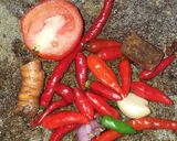 Foto langkah ke 1 dari resep Udang bumbu kuning pedas.