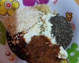 Foto langkah ke 2 dari resep Choco Banana Overnight Oatmeal.