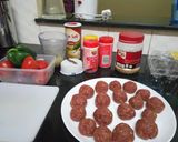 A picture of step 1 of Meatballs in sauce.
