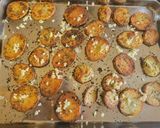 A picture of step 5 of Crispy garlic potato slices.