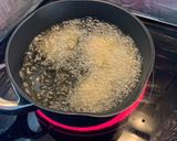 รูปขั้นตอนการทำที่ 3 ของ หมูทอดใส่ข้าวโพดโหระพา